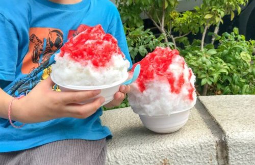 SNOW SROWNのイチゴかき氷。こども用と一般用