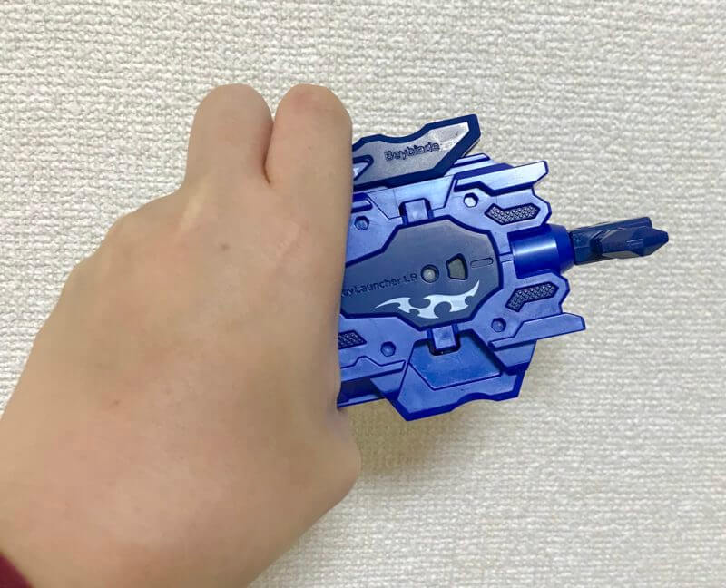 ベイランチャーLRを大人の手で持ったところ