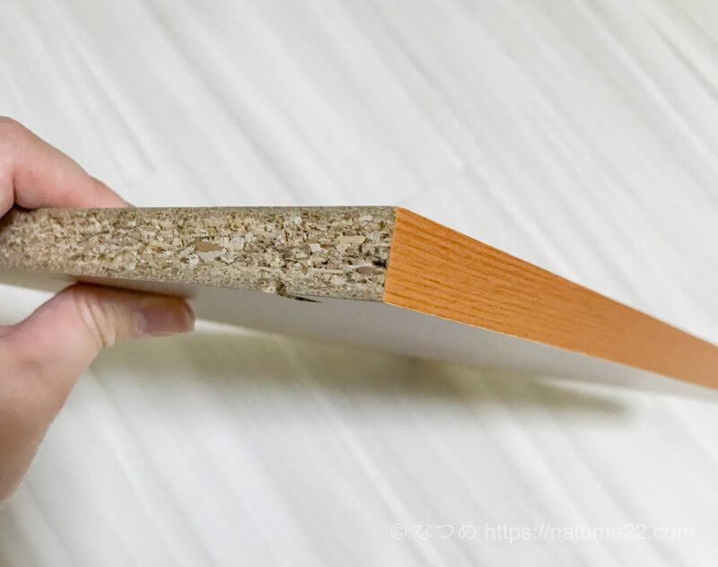 棚板のテープ処理の様子