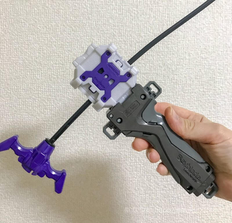 ライトランチャーLRにランチャーグリップをとりつけた様子