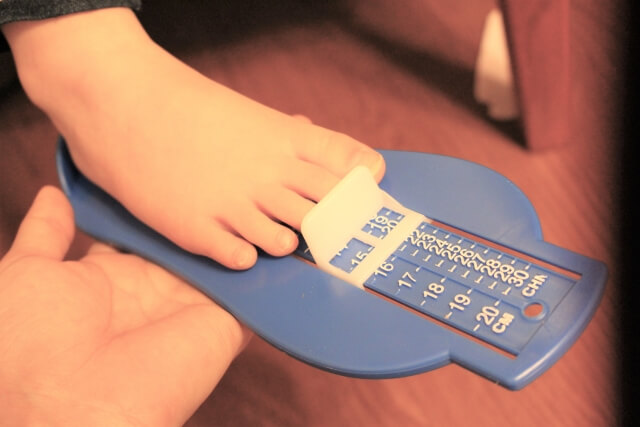 東京 ベビーシューズ 子供靴専門のシューフィッターのいる百貨店 なつめぽーと